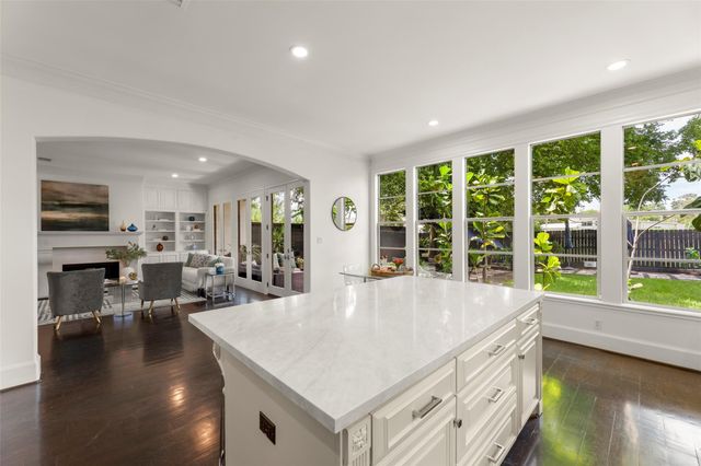6236 Community Drive, Houston, TX 77005