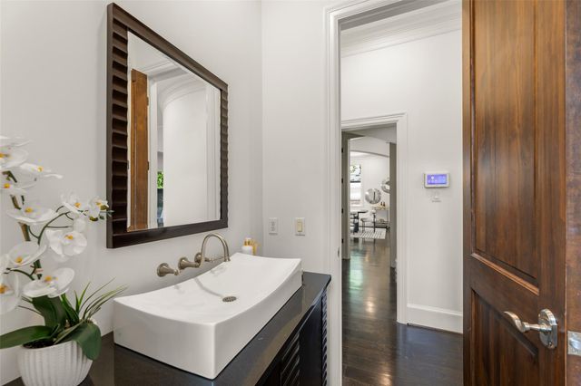 6236 Community Drive, Houston, TX 77005