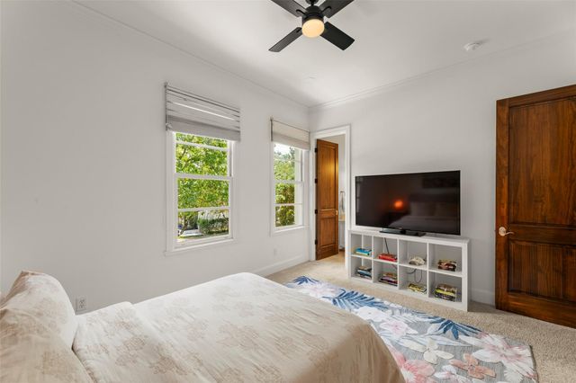 6236 Community Drive, Houston, TX 77005