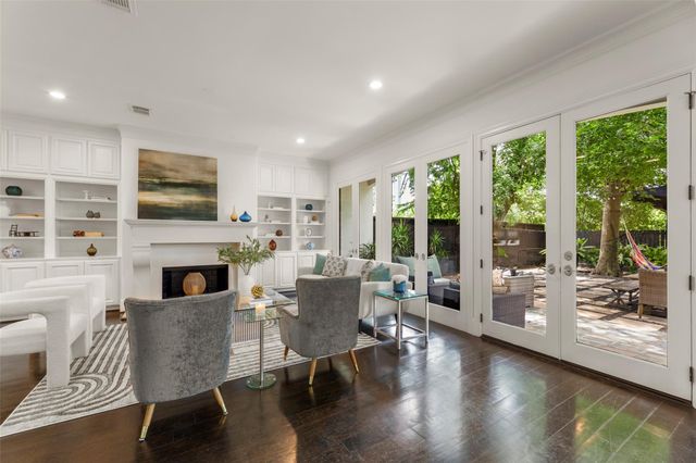 6236 Community Drive, Houston, TX 77005
