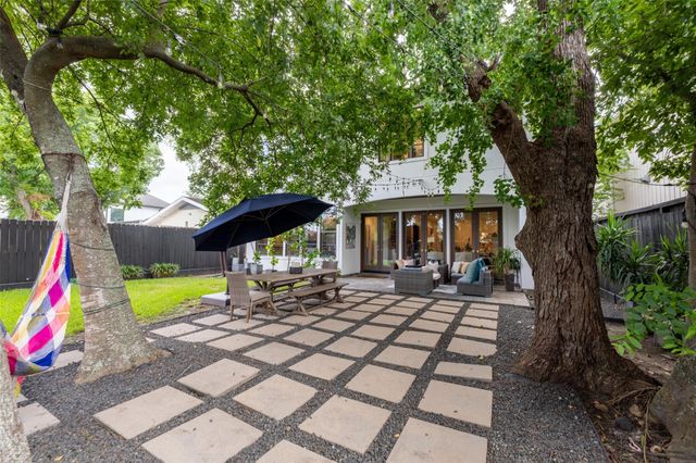 6236 Community Drive, Houston, TX 77005