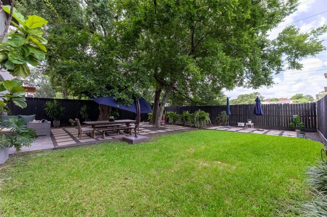 6236 Community Drive, Houston, TX 77005