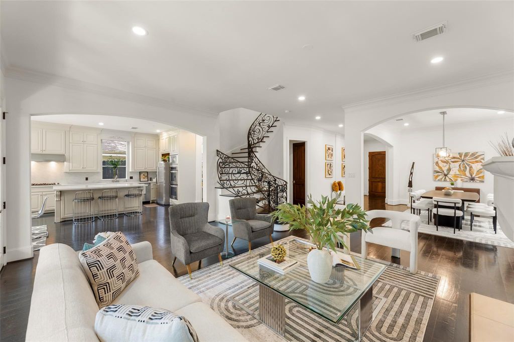 6236 Community Drive, Houston, TX 77005