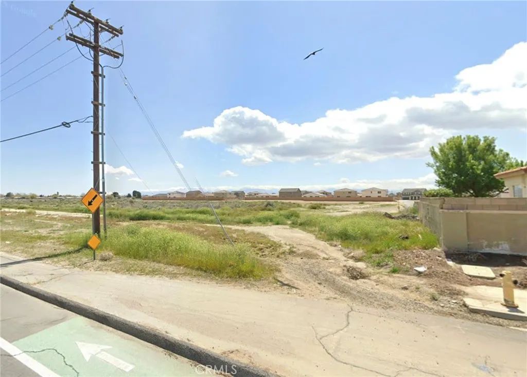 2126 E Avenue I, Lancaster, CA 93535