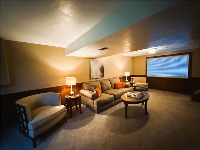 13 Lamplight Dr, Unity Twp, PA 15650