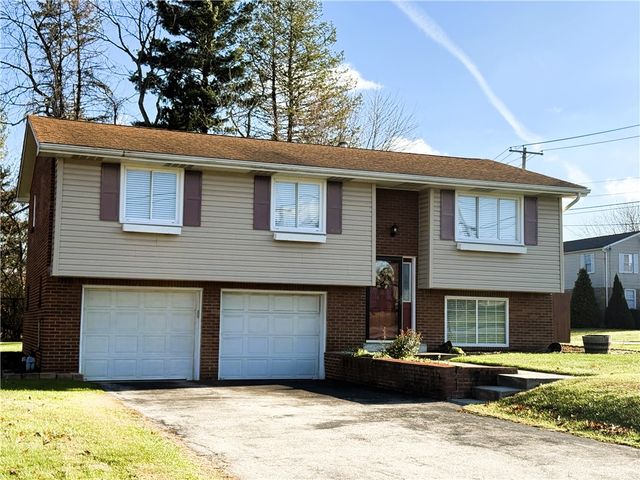 13 Lamplight Dr, Unity Twp, PA 15650
