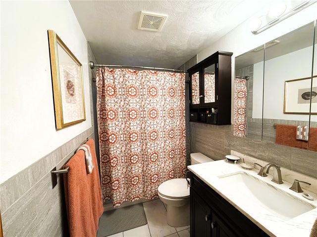 13 Lamplight Dr, Unity Twp, PA 15650