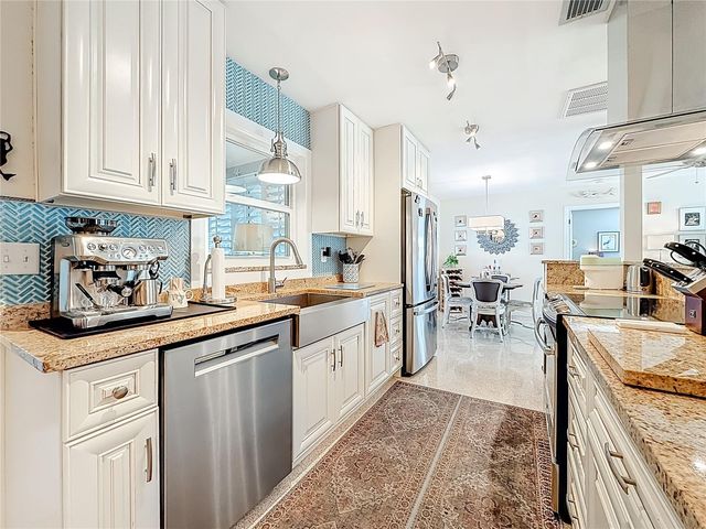 2381 SARAZEN DRIVE, Dunedin, FL 34698