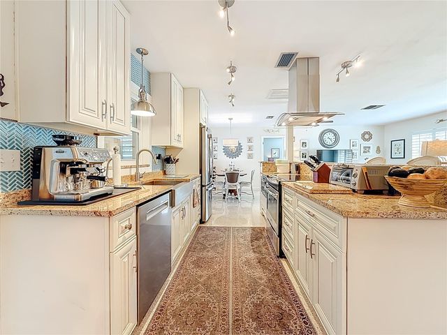 2381 SARAZEN DRIVE, Dunedin, FL 34698