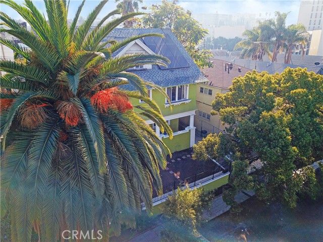 216 S Lake Street, Los Angeles, CA 90057