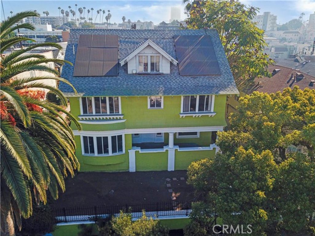 216 S Lake Street, Los Angeles, CA 90057