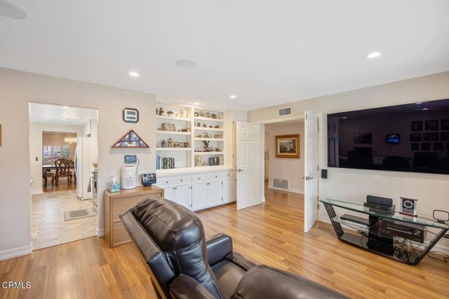 29201 Village 29, Camarillo, CA 93012