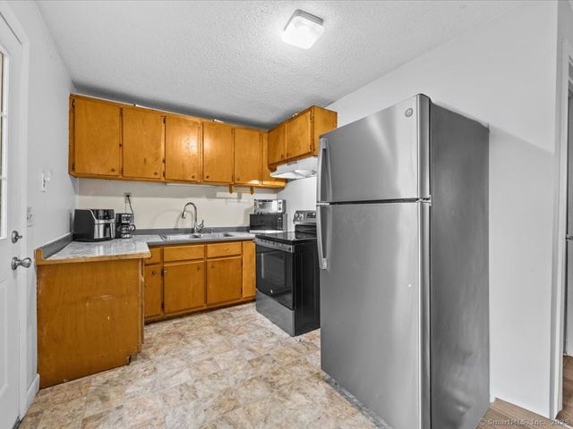 47 Depot Road, Groton, CT 06340