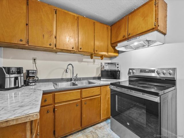 47 Depot Road, Groton, CT 06340
