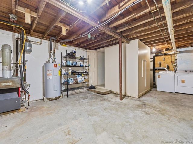 47 Depot Road, Groton, CT 06340
