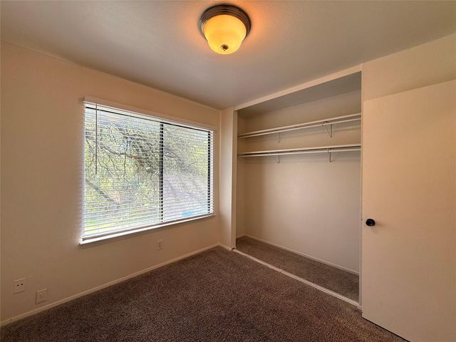 900 W Village LN, Austin, TX 78758