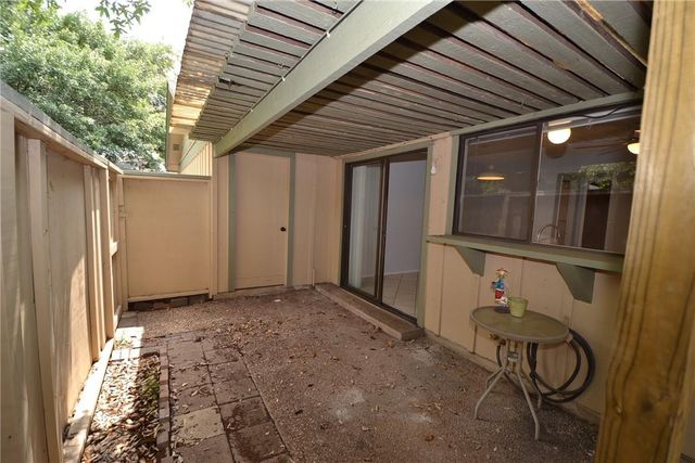 900 W Village LN, Austin, TX 78758