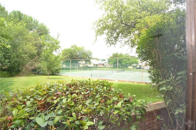 900 W Village LN, Austin, TX 78758