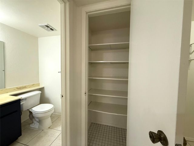 900 W Village LN, Austin, TX 78758