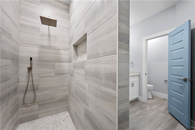 151 Front St, Rockport, TX 78382