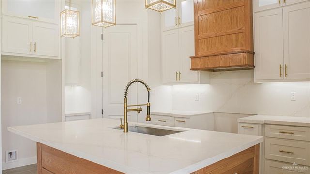 900 Azalea Street, Mission, TX 78573
