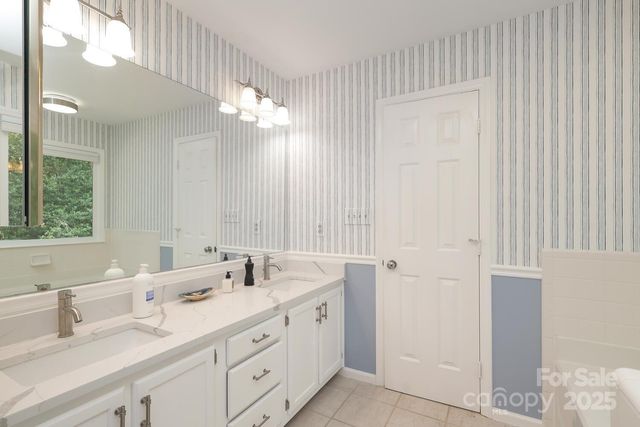 9900 Colvard Circle, Charlotte, NC 28269