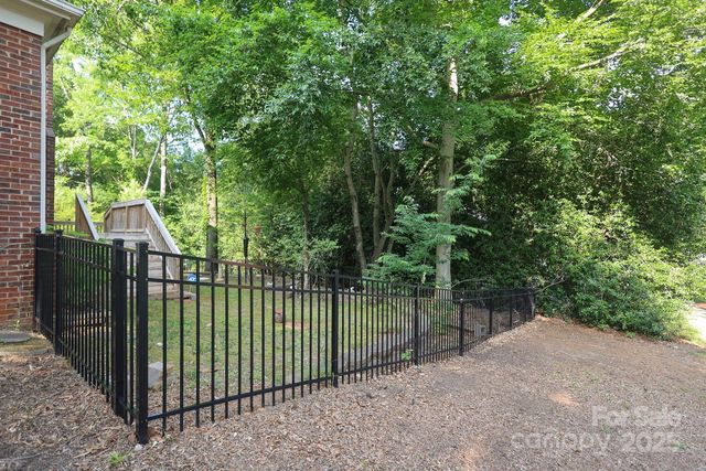 9900 Colvard Circle, Charlotte, NC 28269