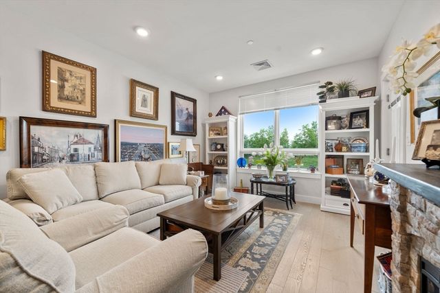 130 Broad Reach 302, Weymouth, MA 02191