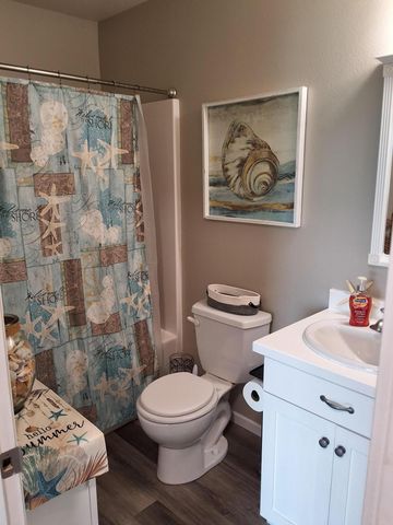 442 Foxtail Drive E, West Fargo, ND 58078