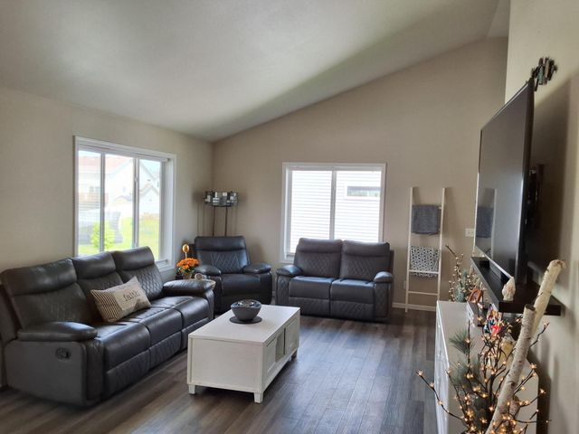 442 Foxtail Drive E, West Fargo, ND 58078