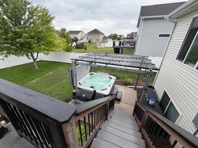 442 Foxtail Drive E, West Fargo, ND 58078