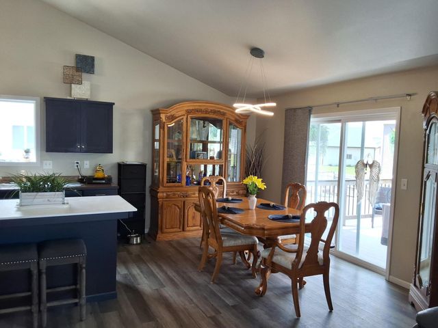 442 Foxtail Drive E, West Fargo, ND 58078
