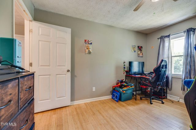 138 Lexington Avenue, Elizabethton, TN 37643