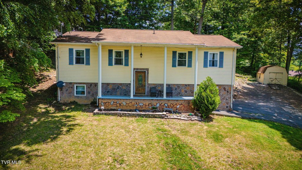 138 Lexington Avenue, Elizabethton, TN 37643