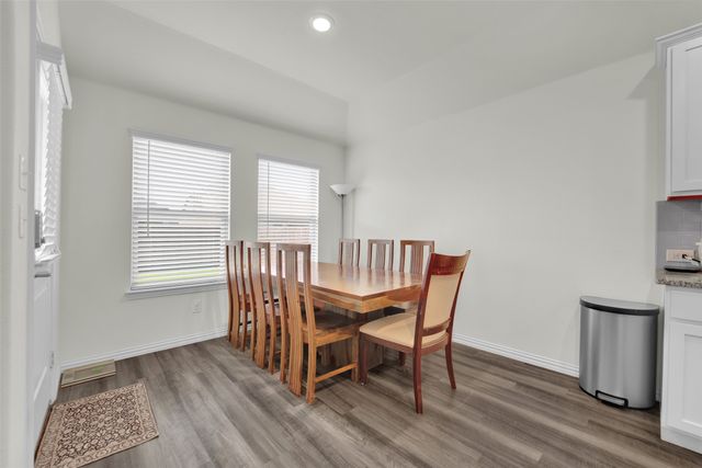 702 Pearl Way, Arlington, TX 76002