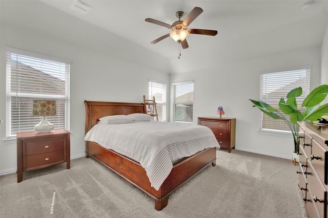702 Pearl Way, Arlington, TX 76002