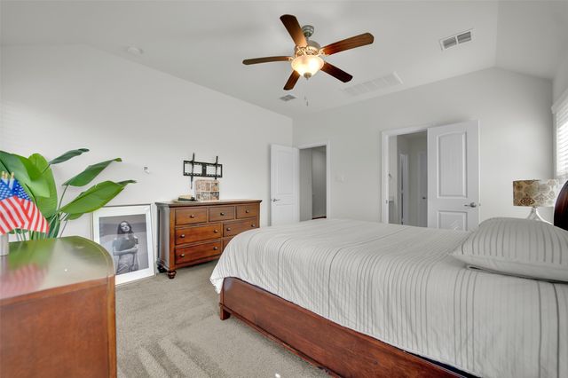 702 Pearl Way, Arlington, TX 76002