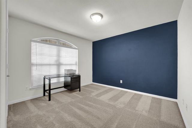702 Pearl Way, Arlington, TX 76002