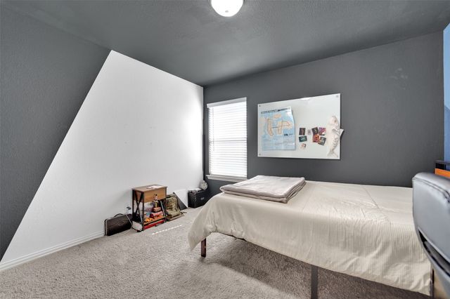 702 Pearl Way, Arlington, TX 76002