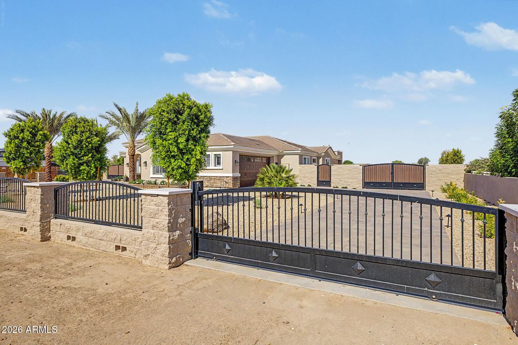 14029 N 180TH Avenue, Surprise, AZ 85388 — photo 2