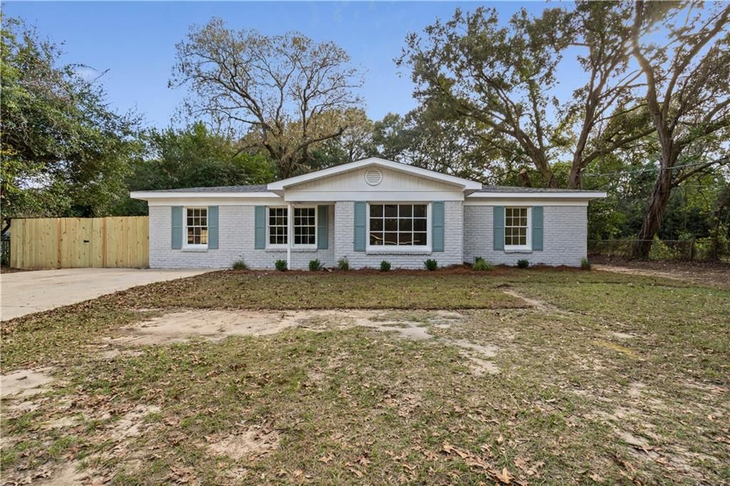 7181 Peachtree N Lane, Mobile, AL 36618