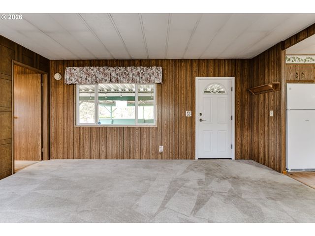 82274 RIVER Dr 1, Creswell, OR 97426