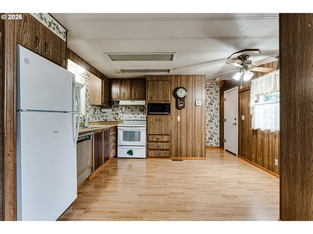 82274 RIVER Dr 1, Creswell, OR 97426