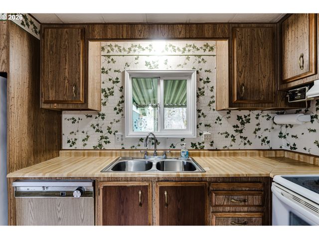 82274 RIVER Dr 1, Creswell, OR 97426