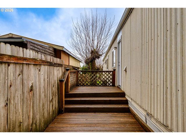 82274 RIVER Dr 1, Creswell, OR 97426