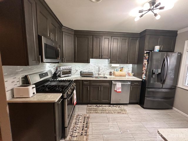 42 Townsend Drive, Old Bridge, NJ 07747