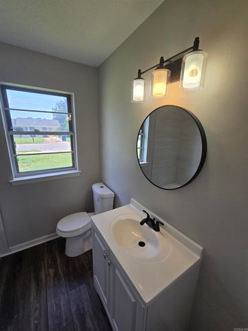 6500 Medford Ln, North Little Rock, AR 72117