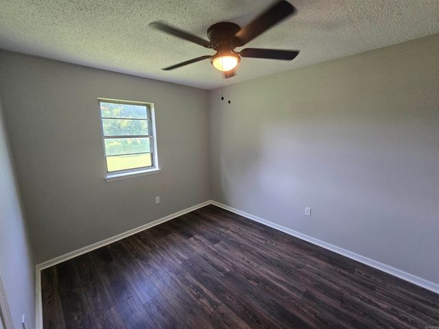 6500 Medford Ln, North Little Rock, AR 72117