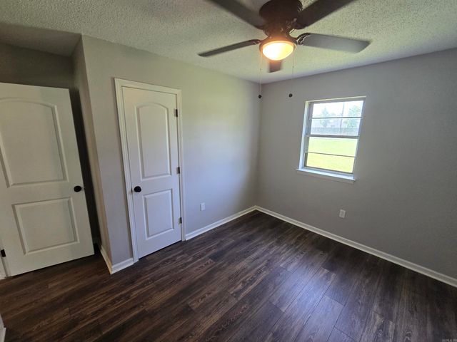 6500 Medford Ln, North Little Rock, AR 72117