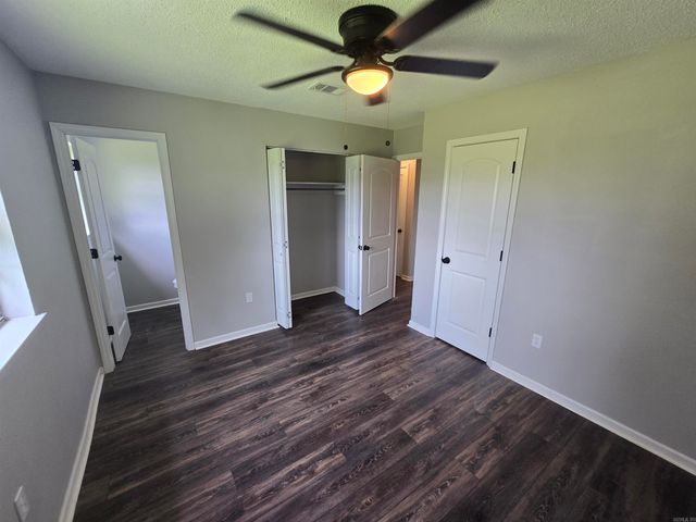 6500 Medford Ln, North Little Rock, AR 72117